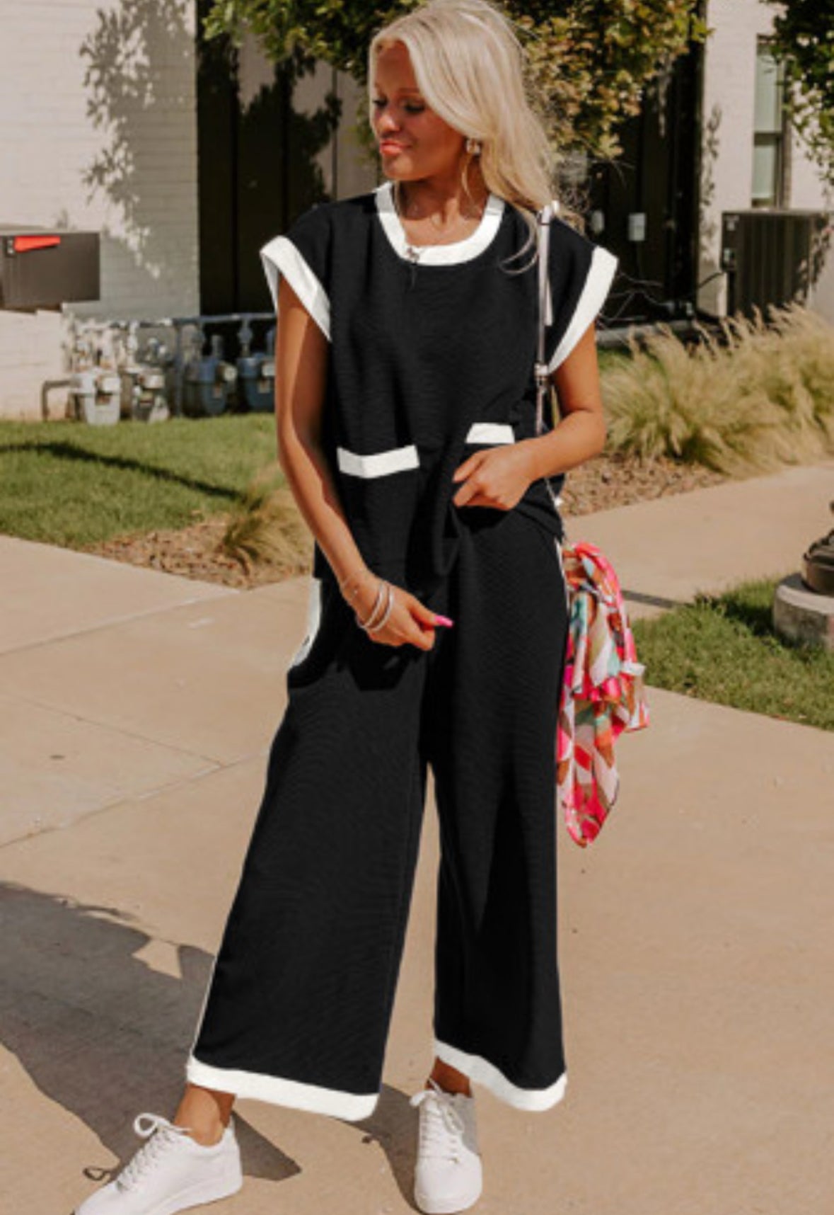 Black & White front pocket set