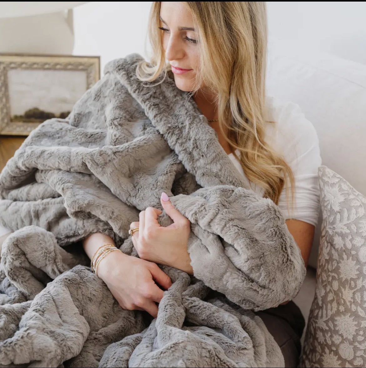 Saranoni Faux Fur Blanket