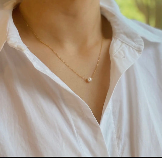 Gold Dainty Single Pearl Necklace