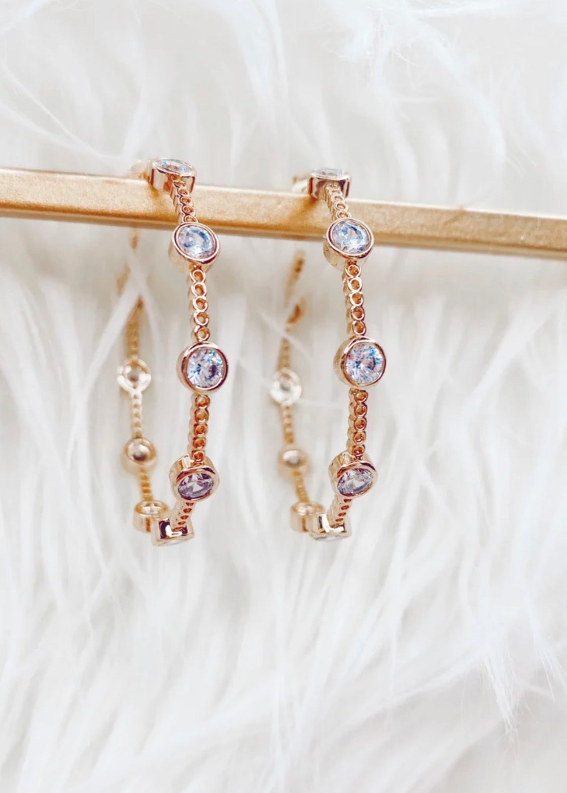 Taylor Shaye Megan Hoops