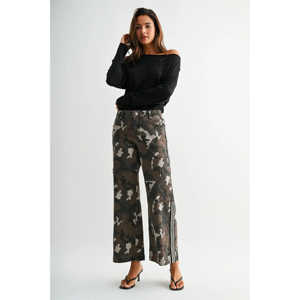 High-Rise Wide Jogger Camo Side Tape Detail Bottoms