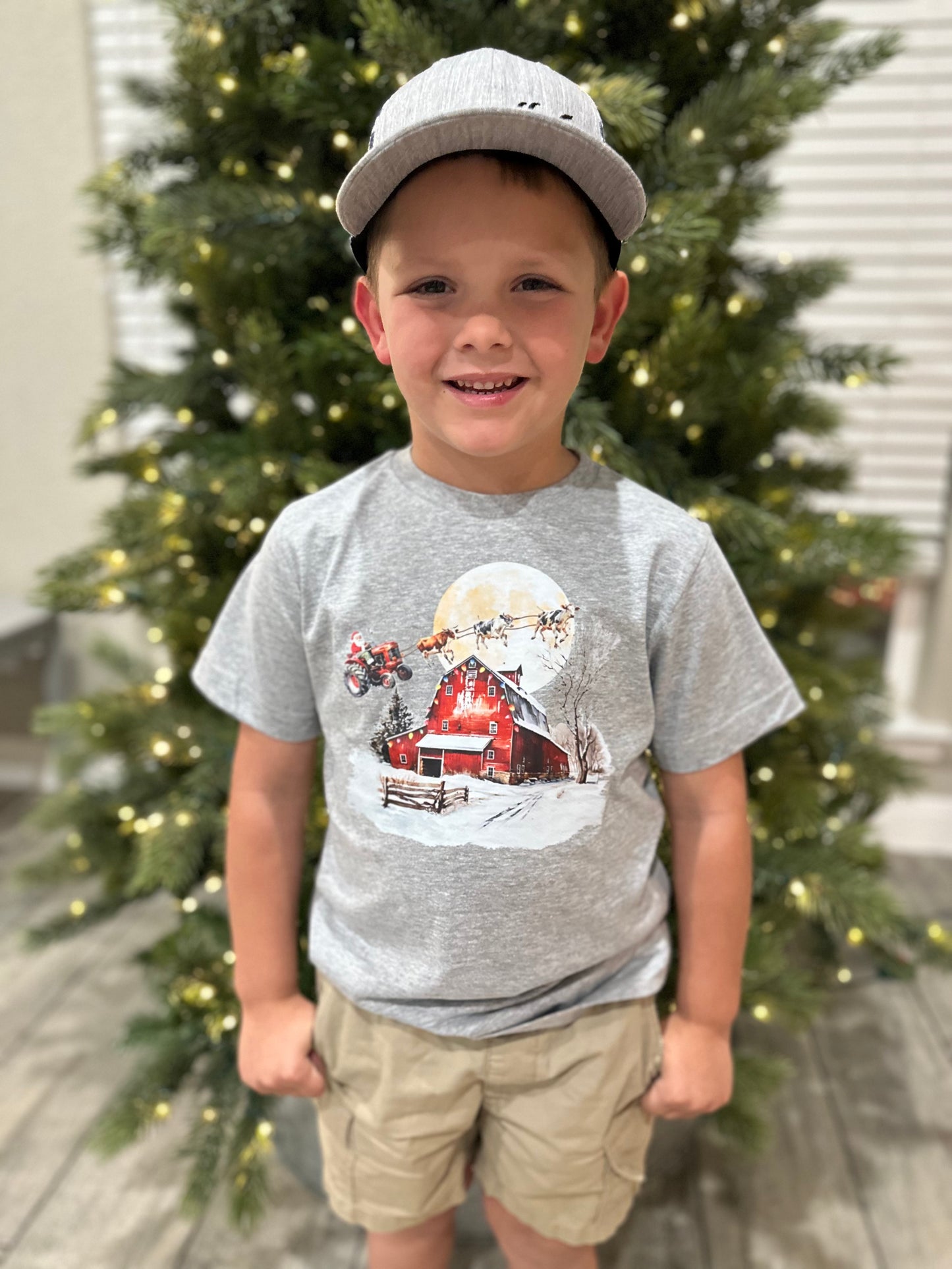 Barn Santa kids tee