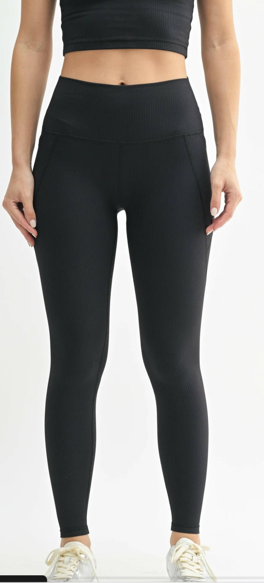 Black ribbed athletic leggings